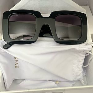 Lorvae sunglasses (damaged)